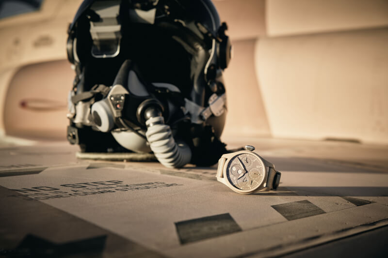 IWC萬國錶推出兩款以沙色陶瓷打造的大型飛行員 TOP GUN海軍空戰部隊腕錶 「莫哈韋沙漠」特別版