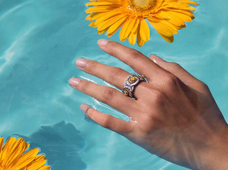 EMBRACE THE MOMENT TO SHINE WITH BUCCELLATI'S LATEST BLOSSOMS COLOUR COLLECTION