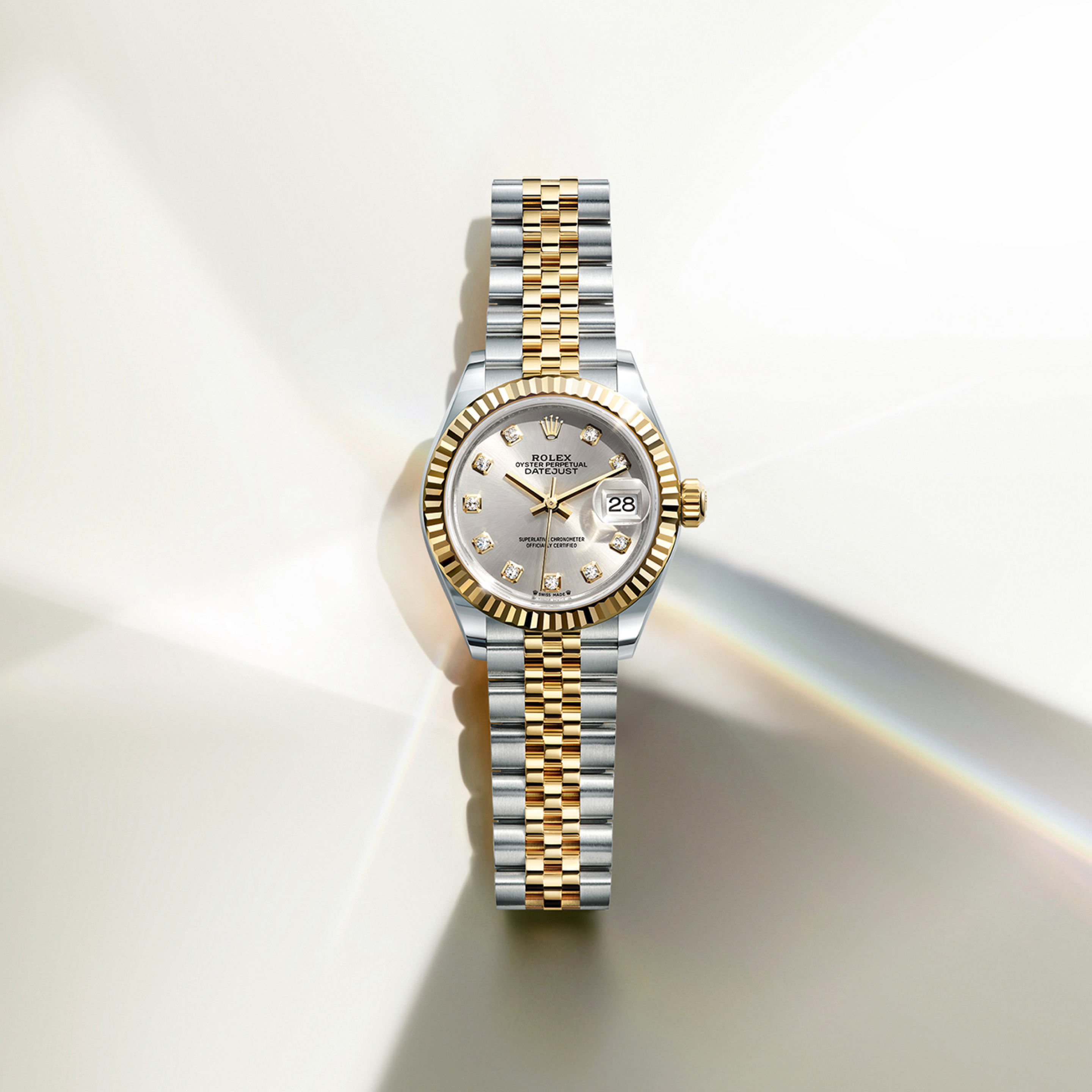 rolex-collection_banner-lady-datejust-cover-m279173-0007-portrait