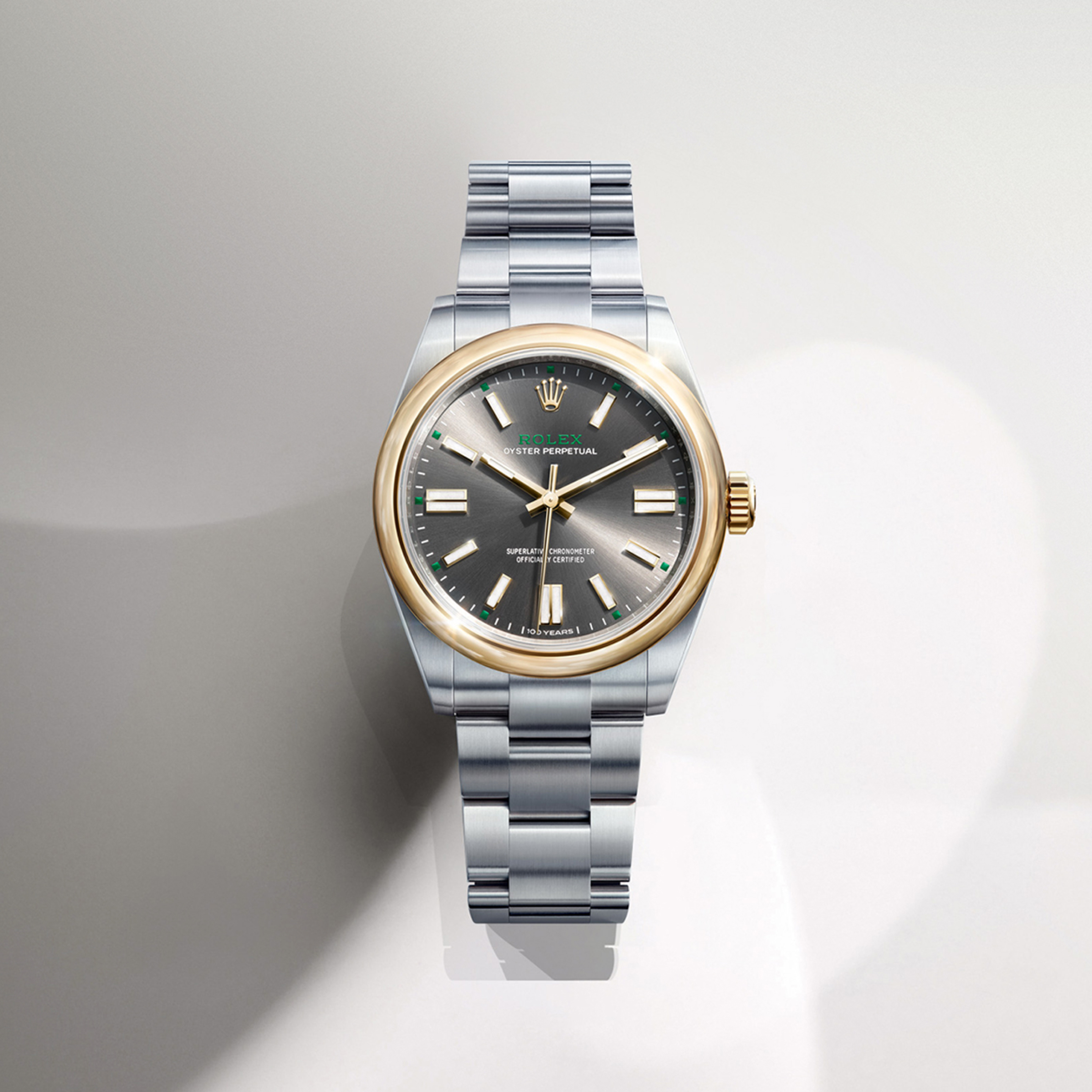 rolex-collection_banner-oyster-perpetual-cover-m134303-0001-portrait
